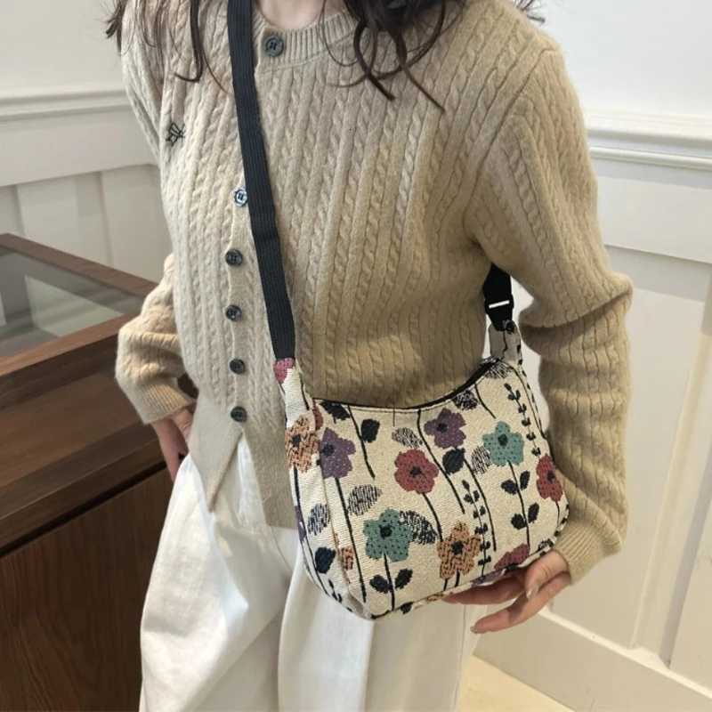 New Fashion Shoulder Bag Spring and Autumn Women Crossbody Bag Vintage Prints Underarm Single Shoulder Bag Casual Simple Elegant Y250819