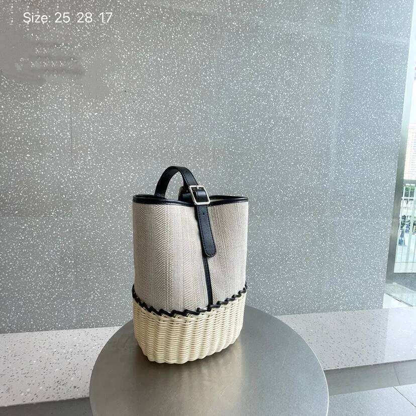 NEW Vacation Style Leather Splicing Handmade Designer Bag Summer 2025 Beach Handbags Crossbody Large Bucket Womens Bags