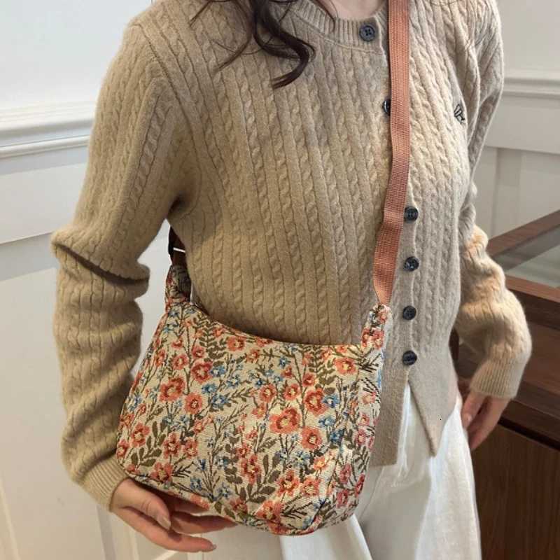 New Fashion Shoulder Bag Spring and Autumn Women Crossbody Bag Vintage Prints Underarm Single Shoulder Bag Casual Simple Elegant Y250819