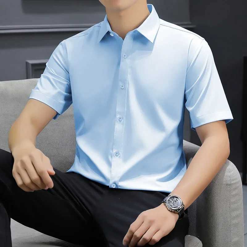New Mens Business Casual Solid Color Short Sleeved Shirt for Summer Fashion No Ironing Comfortable and Versatile Top Y250819