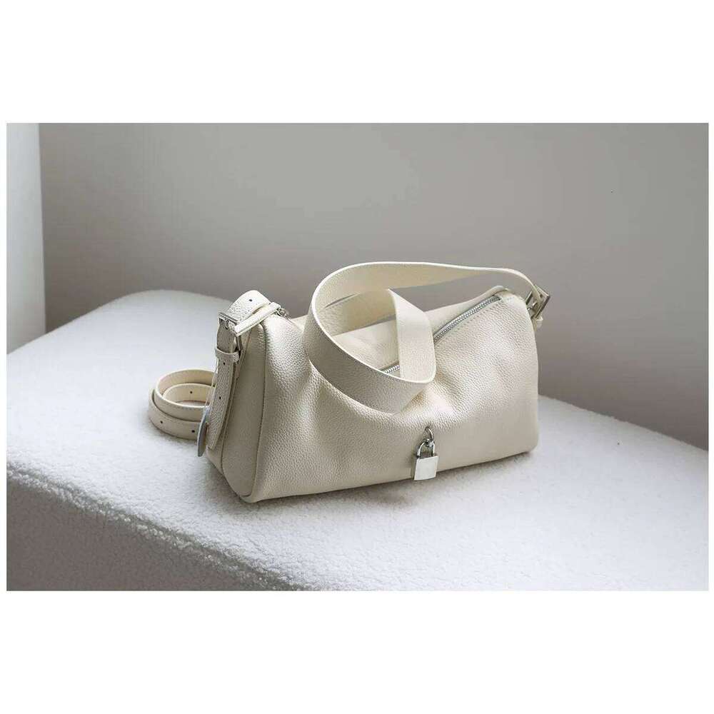 Designer Bags Ins Chic Design Soft Horizontal Cylindrical Shape Pillow 100% Real Leather Women Shoulder Bag Yellow Sky Blue Purse Luxury Bag