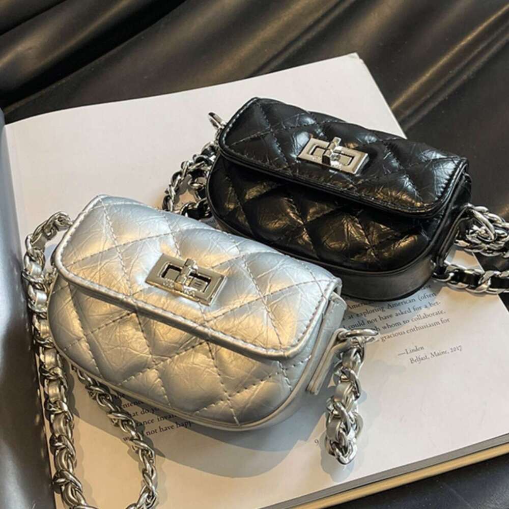 Designer Quilted Embroidery 2025 New Women's Summer Trendy Chain Crossbody Super Popular Mini Small Bags Square Bag