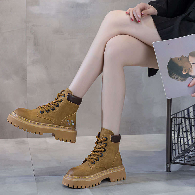 2024 Summer and Autumn New Genuine Leather Martin for Women, Bumblebee Platform Sole Versatile Motorcycle Boots