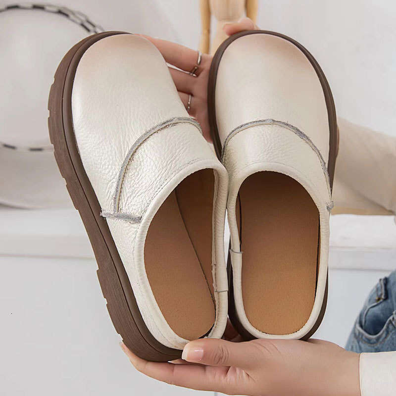 Cowhide Closed-Toe Soft Sole Half Slippers Women 2025 Summer New Versatile Genuine Leather Flat Sandals for Outdoor Wear