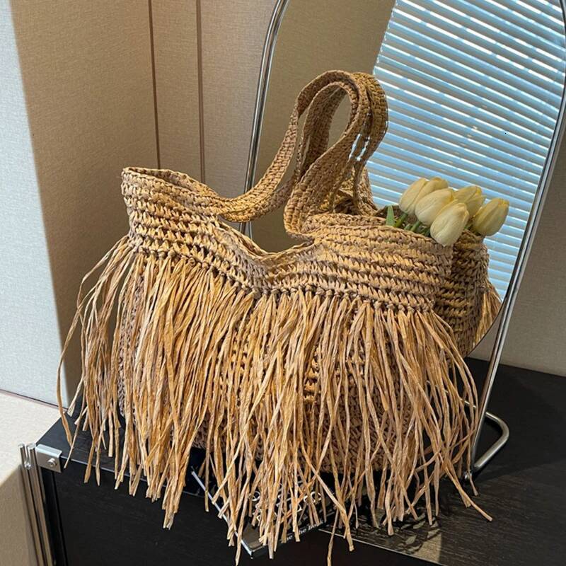 Autumn New Women s Crossbody Bag Casual Tassel Woven Women s Shoulder Bag Handmade Tassel Women s Handbag Beach Tote Bag Shopping Bag Autumn New Desig
