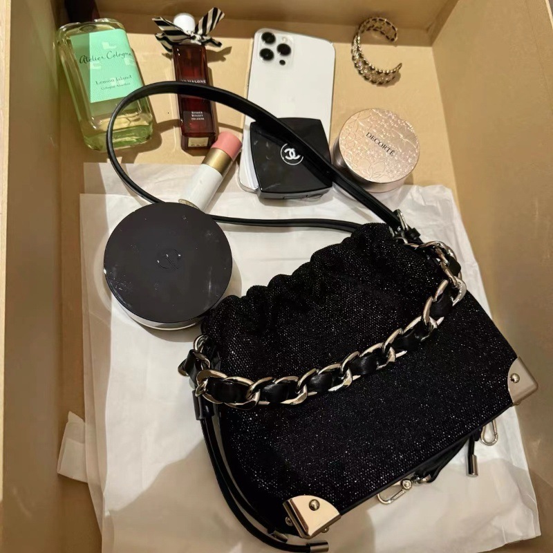 2025 New Sparkling Luxury Bag Free Delivery To Your Door Galaxy Small Bucket Designer Bag Bag For Women, Autumn And Winter Commuting Simple Shoulder B