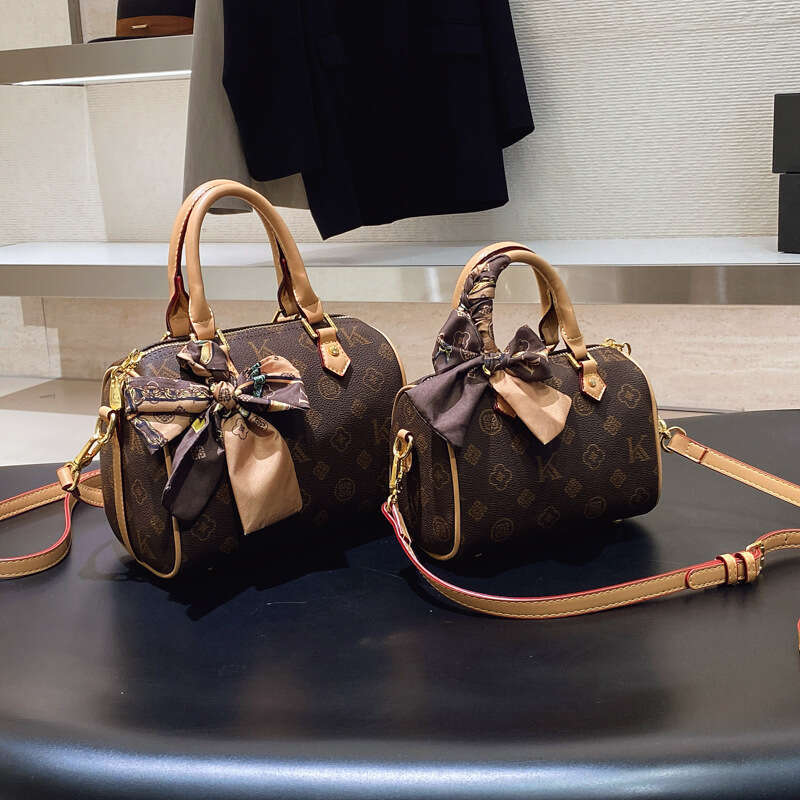 Vintage Shoulder Bags Handbag for Women 2025 New Pillow Boston Bag Versatile Crossbody Bag Letter Printed