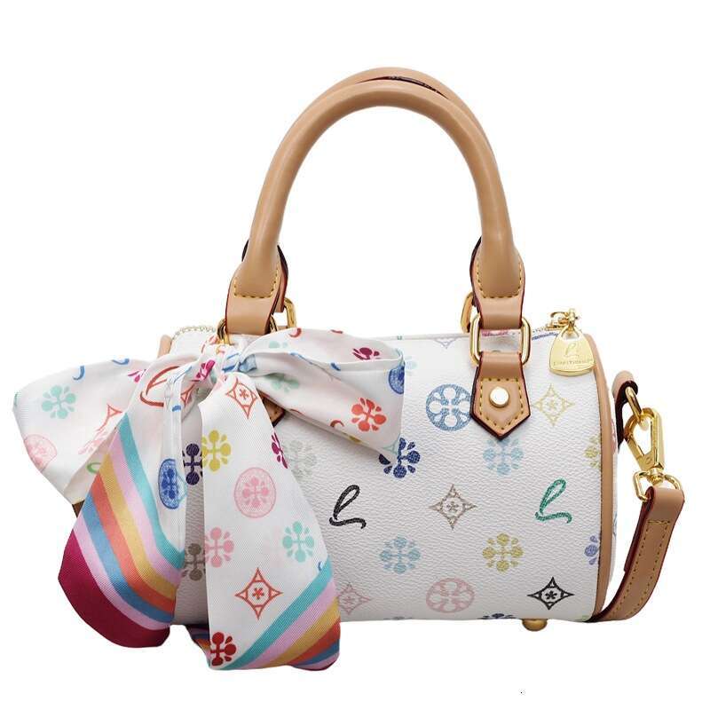 Designer bag 2025 new luxury tote bag crossbody bag shoulder bag fashionable and high quality versatile handbag versatile bag