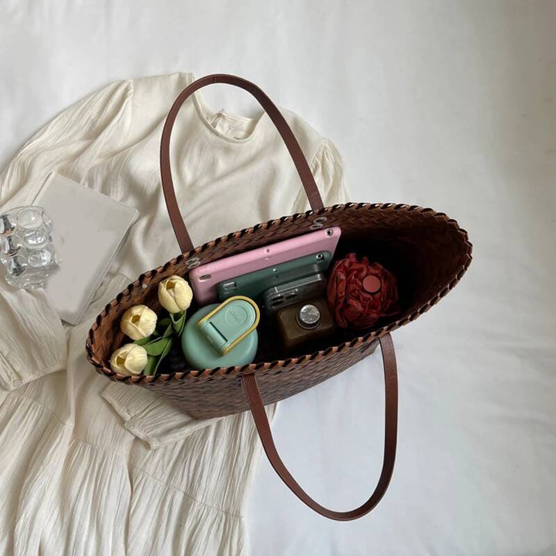 Autumn New Women s Shoulder Bag Large Capacity Handwoven Straw Bag Women s Travel Beach Bag Autumn New Designer Bag Women s Shoulder Underarm Bag