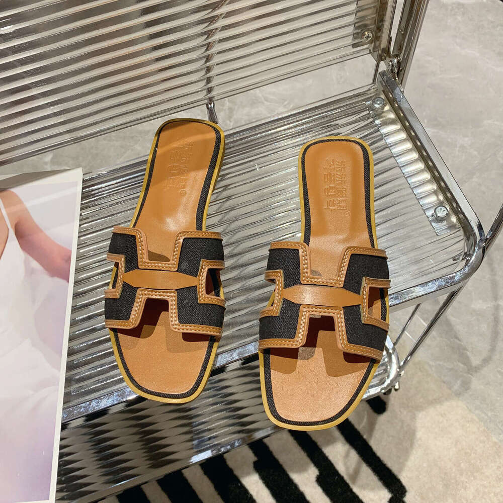 Soft Sole Women's 2023 Summer Flat Slippers Outdoor Fashion Color-Block Beach Casual One-Word Sandals