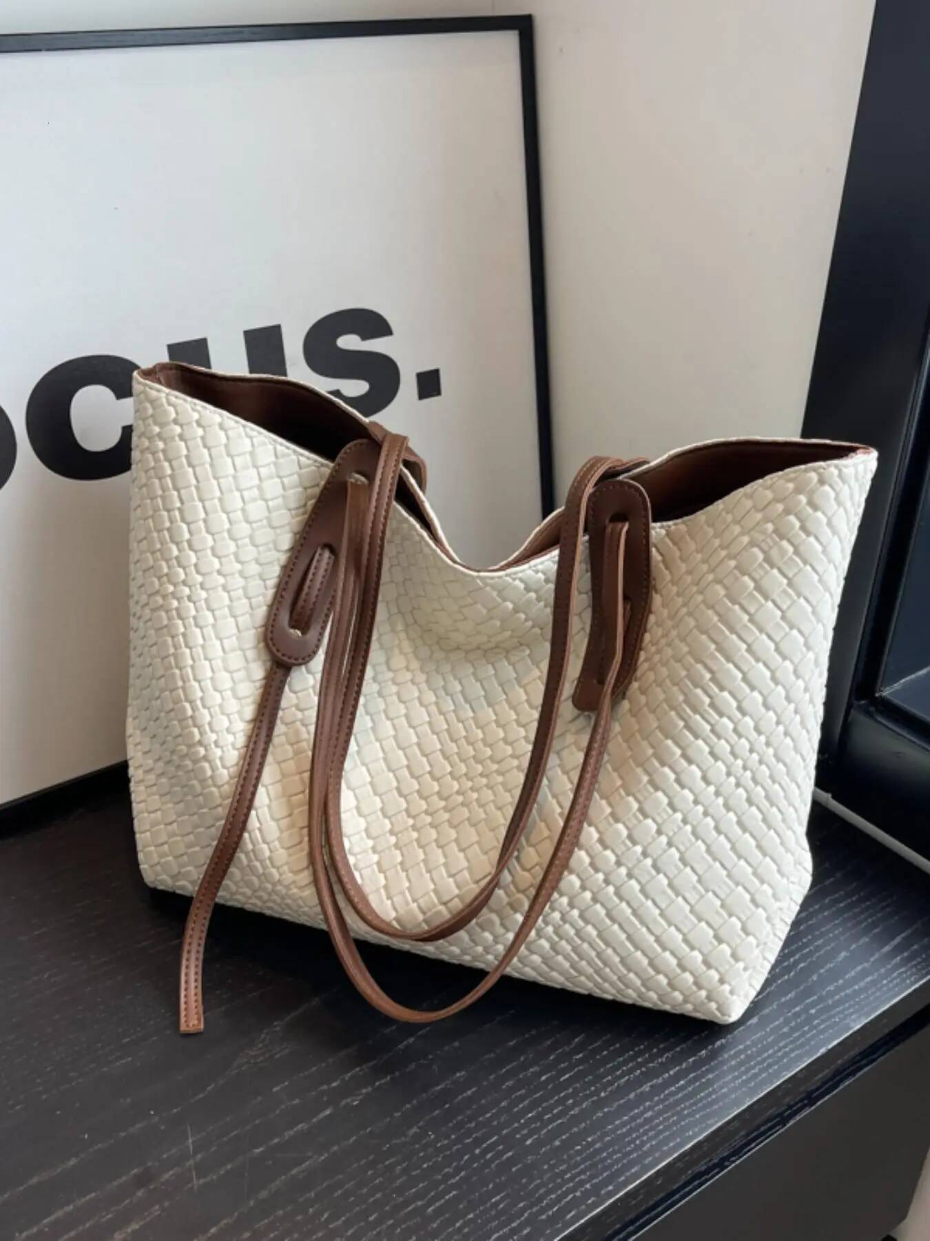 Autumn New Women s Handbag Retro Fashion Solid Color Pu Woven Diamond Grid Women s Shoulder Bag Large Capacity Autumn New Designer Bag
