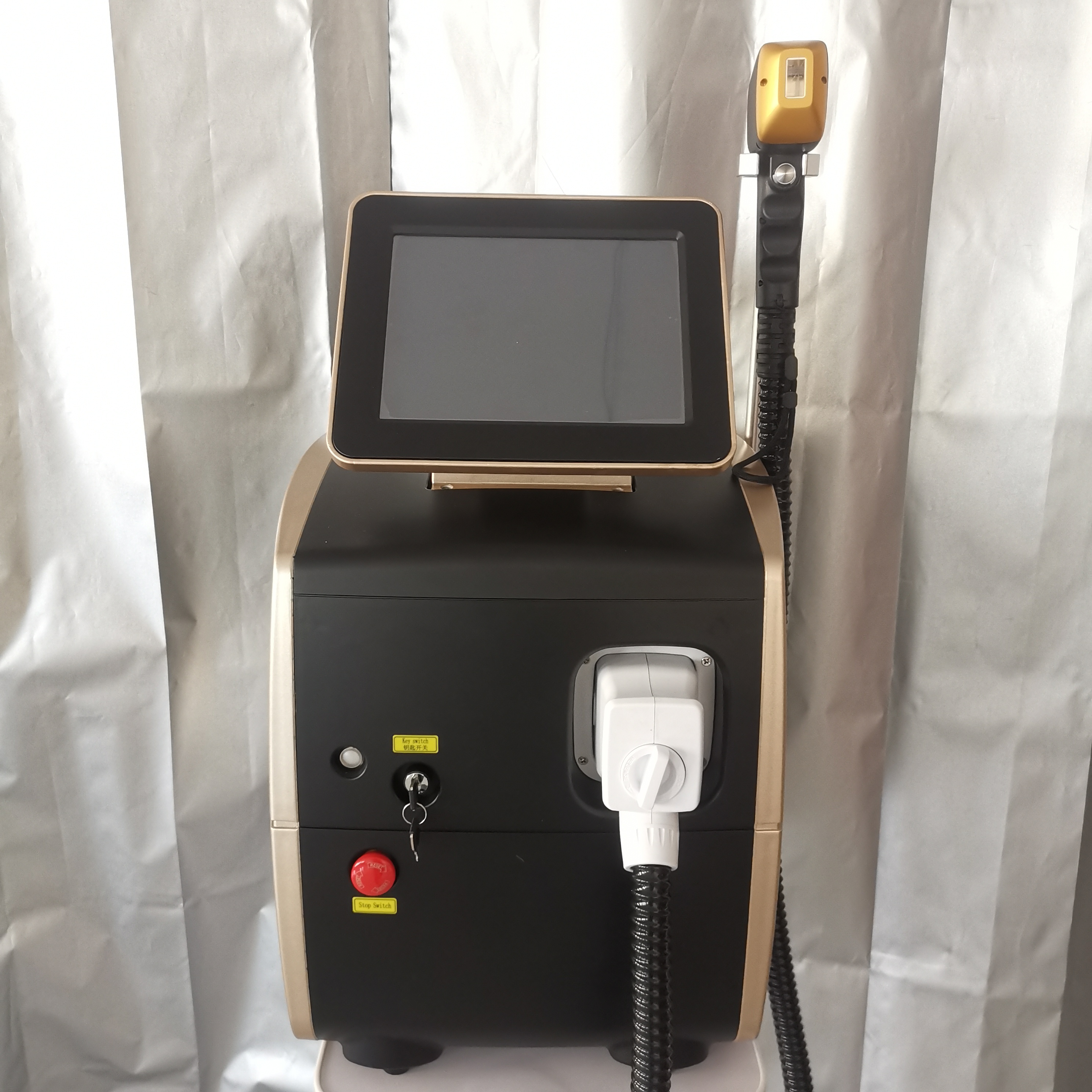 2025 diode laser hair removal device, 755nm, 8080nm, 1064nm safe, painless and permanent hair removal, used for home and salon use