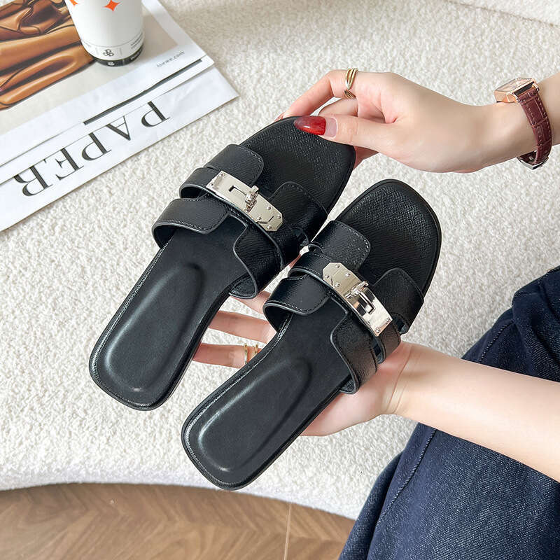 Silver Small Lock Buckle Flat for Women Summer 2025 New Style One-Strap Slippers Vacation Fashion Outdoor French Sandals