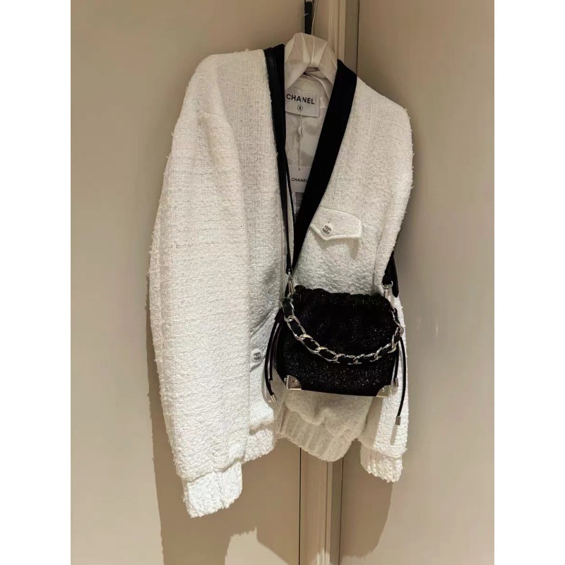 2025 New Sparkling Luxury Bag Free Delivery To Your Door Galaxy Small Bucket Designer Bag Bag For Women, Autumn And Winter Commuting Simple Shoulder B