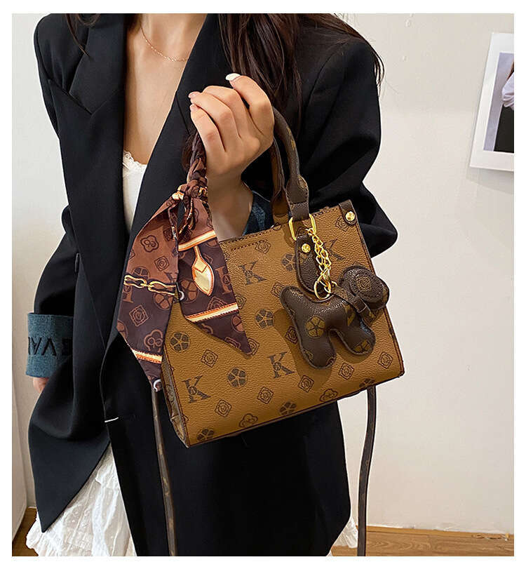 Designer Bag Luxury Bag Shoulder Bag Crossbody Tote Bag Crossbody Bags Handbags Ladies Casual Flap Fashion Chain Crossbody Bags with Dog Pendant Ribbo