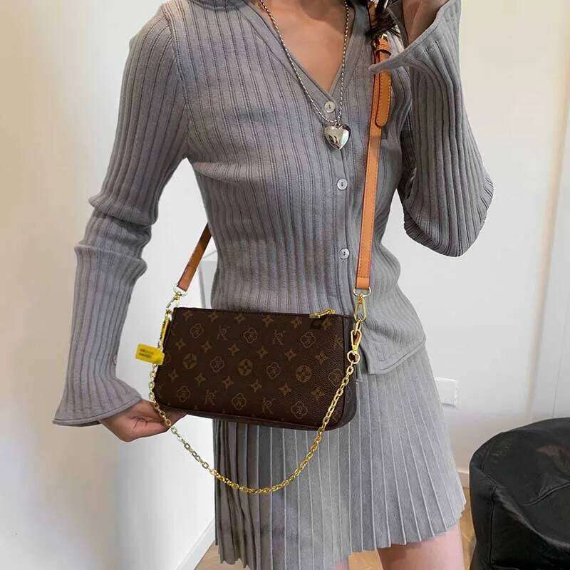 Light Design Ladies Purses And Handbags 2024 Classic Solid Color Chain Shoulder Letter Element Women's Crossbody Bag