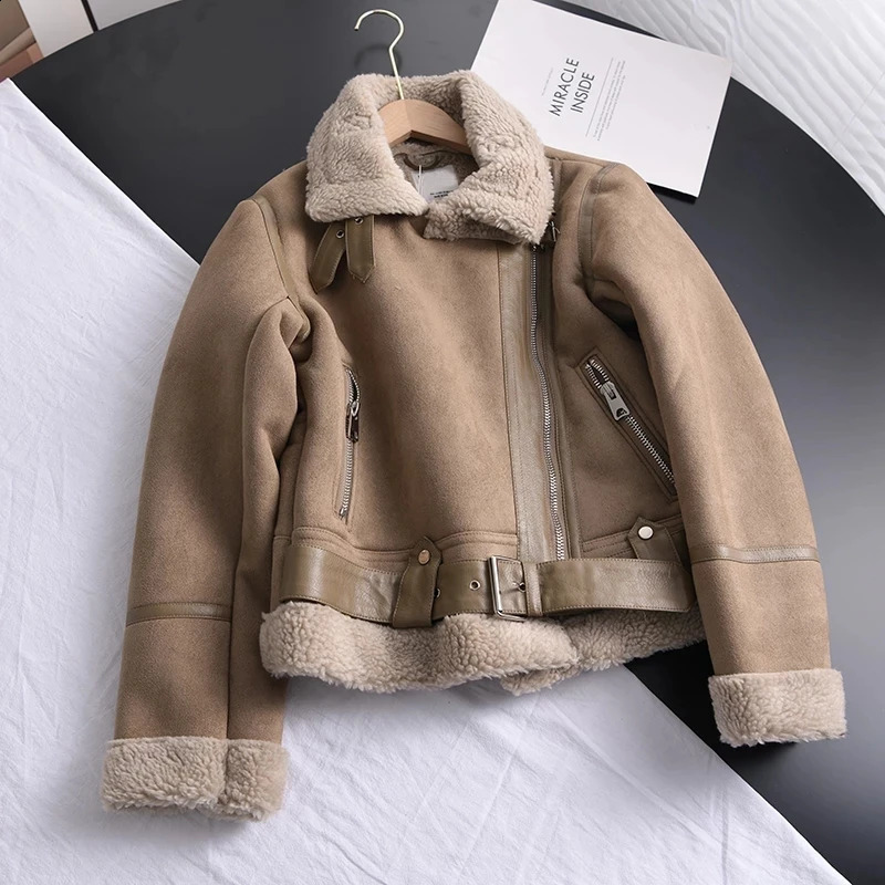 Winter Vintage Suede Lamb Short Jacket Women Thick Warm Moto Bike Black Coat Female Sashes Faux Leather Jacket Outwear with Belt 250821