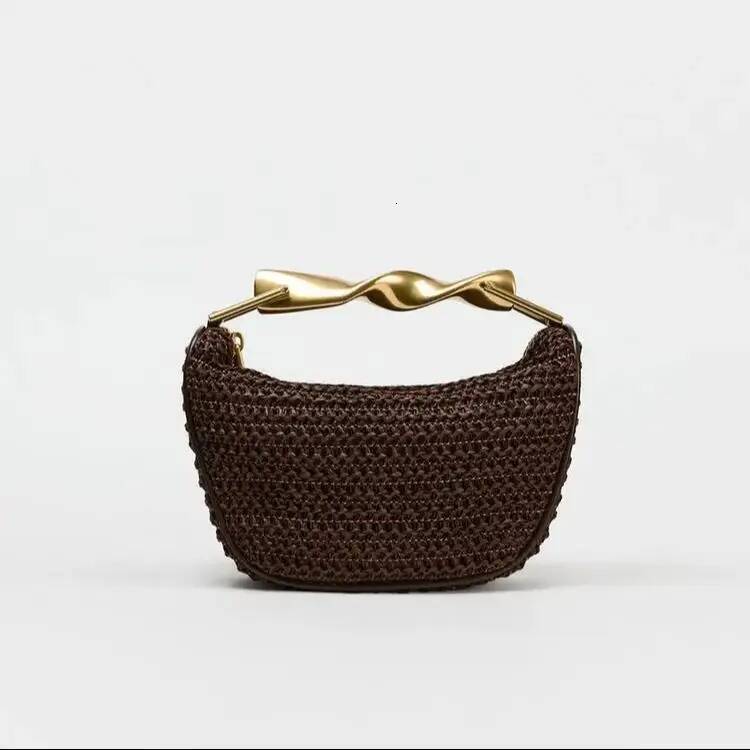 Autumn New Women s Crossbody Beach Vacation Straw Woven Bucket Casual Handbag Crossbody Autumn New Designer Grass Shoulder Women s Shoulder