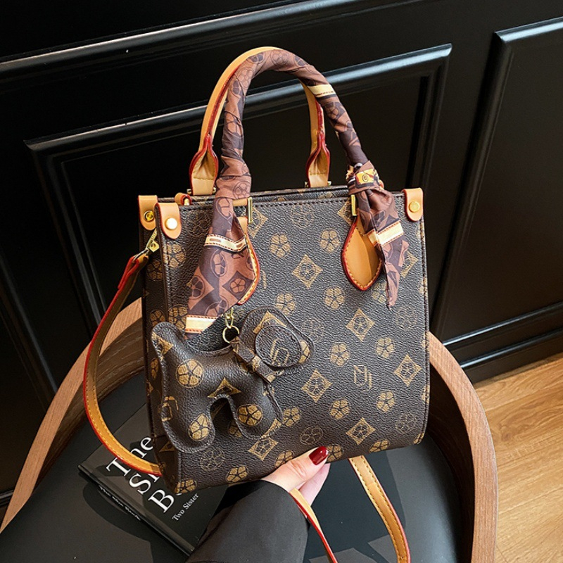 free shipping designer luxury womens new vintage underarm bag single shoulder diagonal cross bag black