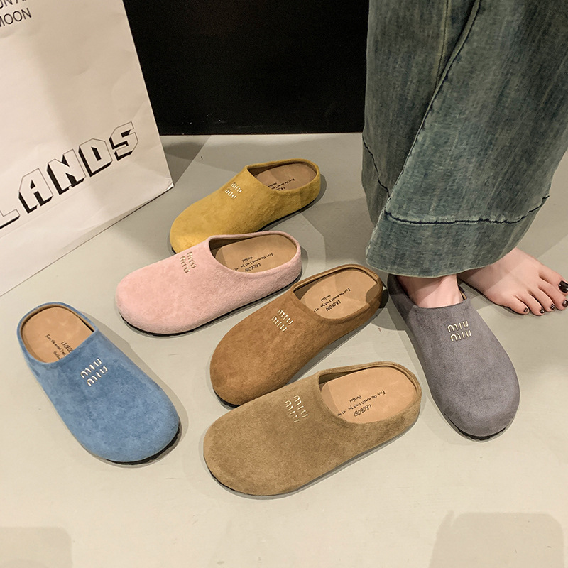 2025 hot free shipping designer Sandals for woman Solid vintage breathable beach shoes