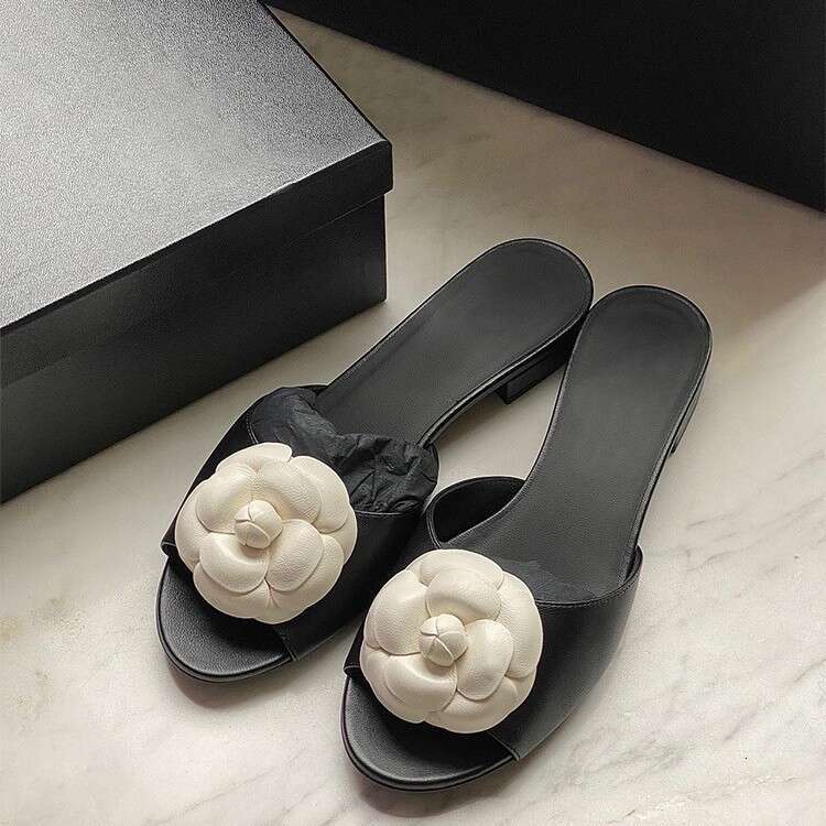 1446 Sheepskin Version ~ Little Fragrance Camellia Genuine Leather One-Strap Summer Fairy Style Flat Sandals for Women