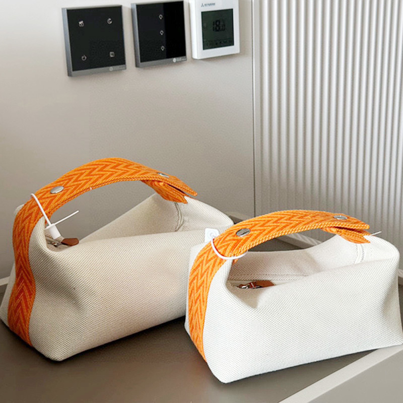 Fashion Makeup Bag Cosmetic Bag For Women Luxury Large Capacity Handbag Convenient Toiletry Shoulder Bag Small Wash Pouch Canvas Embroidery Letter Bag