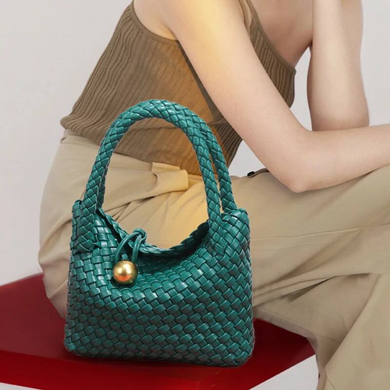 Autumn New Women s Shoulder Bag Women s Woven Shoulder Bag Autumn New Designer Foreskin Leather Handbag Woven Bag French Handheld Vegetable Basket Bag