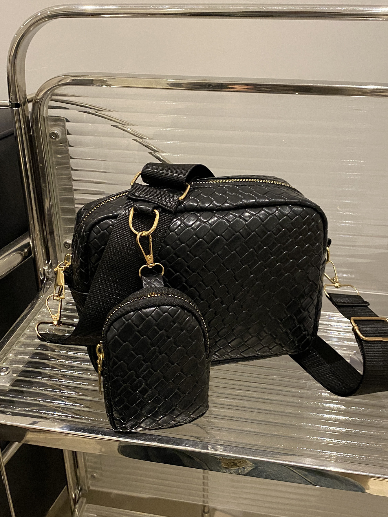 Luxury Bag Celebrity Free Delivery To Your Door Same Style Embossed Plaid Camera Bag Simple Style Solid Color Single Designer Bag Shoulder Crossbody W