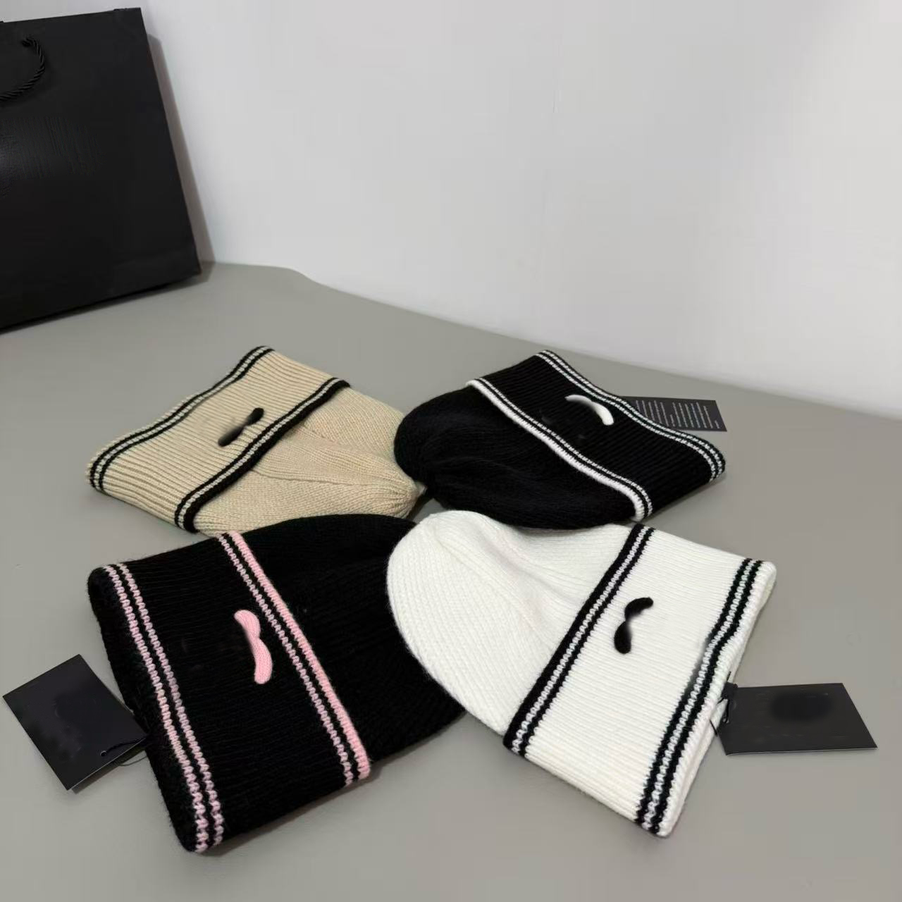 Beanie Designer Beanie Luxury Beanie Knitted Women Beanie Hat Classic Black White Beanie Fashion Leisure Versatile Knitted Beanie Trendy Beanies Soft Warm Hats