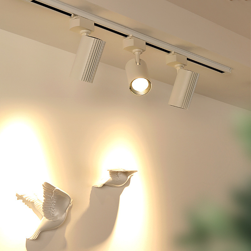 Commercial Quality 30W LED COB Spotlight for Retail Displays - Durable Lighting Solution 27