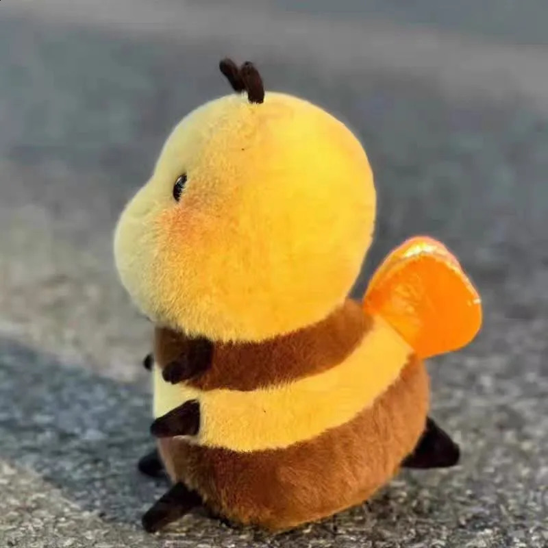 20CM Cute Fluffy Ladybug Little Bee Plush Toy Animal Honey Bee Stuffed Insect Toys with Wings PLushie Cartoon Kawaii Doll Kids 250820