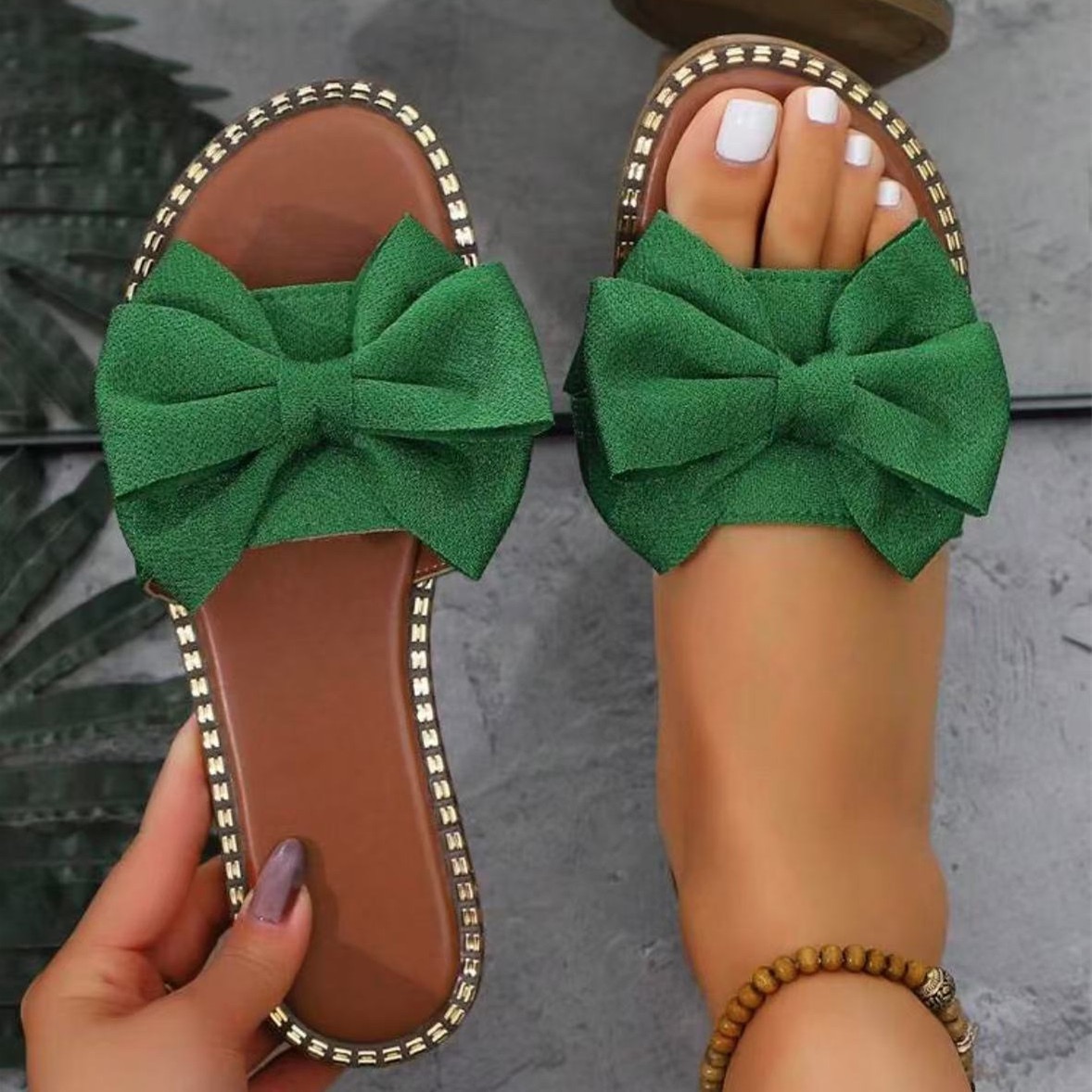 free shipping designer sandals 2025 New Low Heel sliders beach shoes Outdoor slippers for woman 35-40