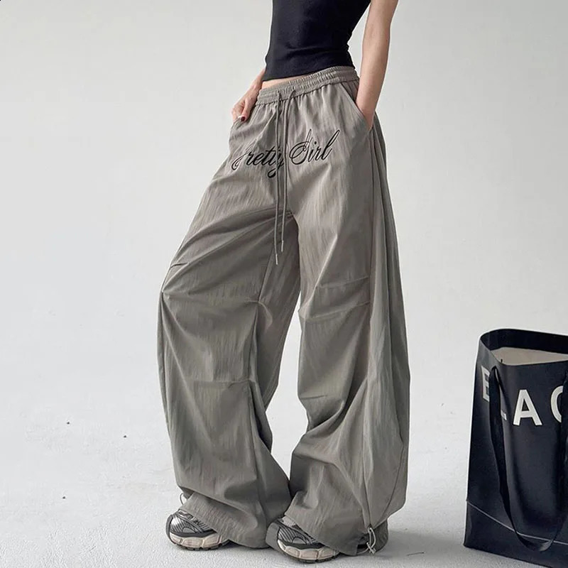 Woman Y2K Parachute Gray Pants Harajuku Streetwear Letter Embroidery Wide Leg Trousers Oversize Pockets Baggy Cargo Sweatpants Z260314