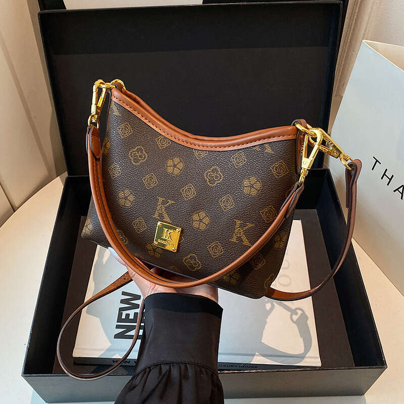 Large Capacity Versatile Handbag Tote Bags for Women 2025 New Vintage Light Luxury Underarm Single Shoulder Crossbody Bag