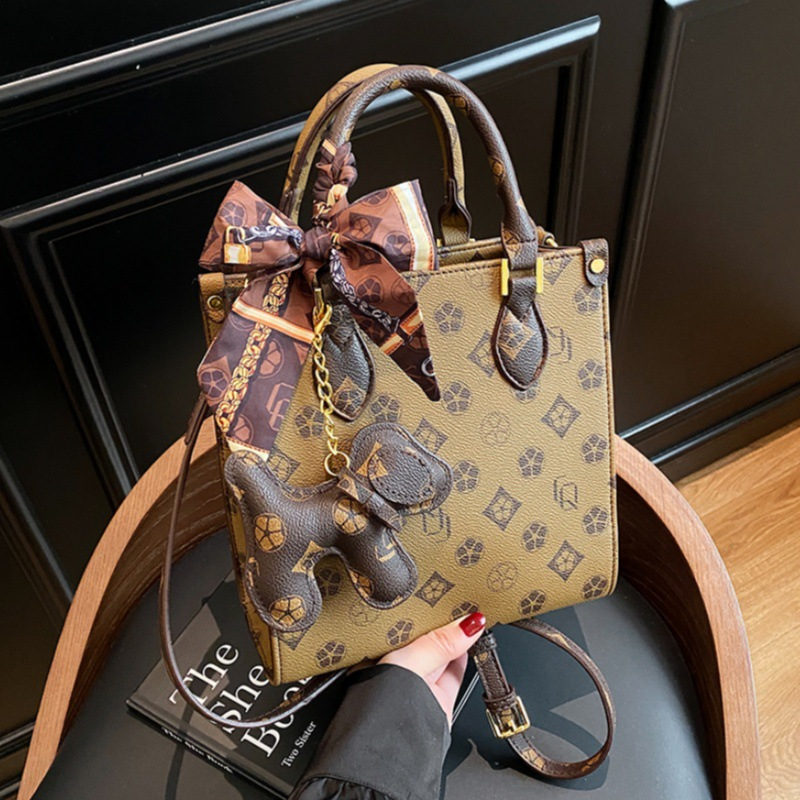 free shipping designer luxury womens new vintage underarm bag single shoulder diagonal cross bag black