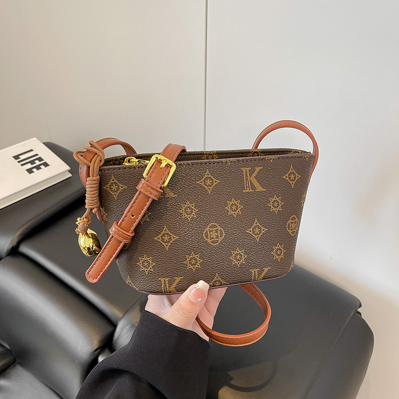 free shipping designer bags Hot selling classic letter printed fashionable womens handheld versatile single shoulder diagonal cross bag