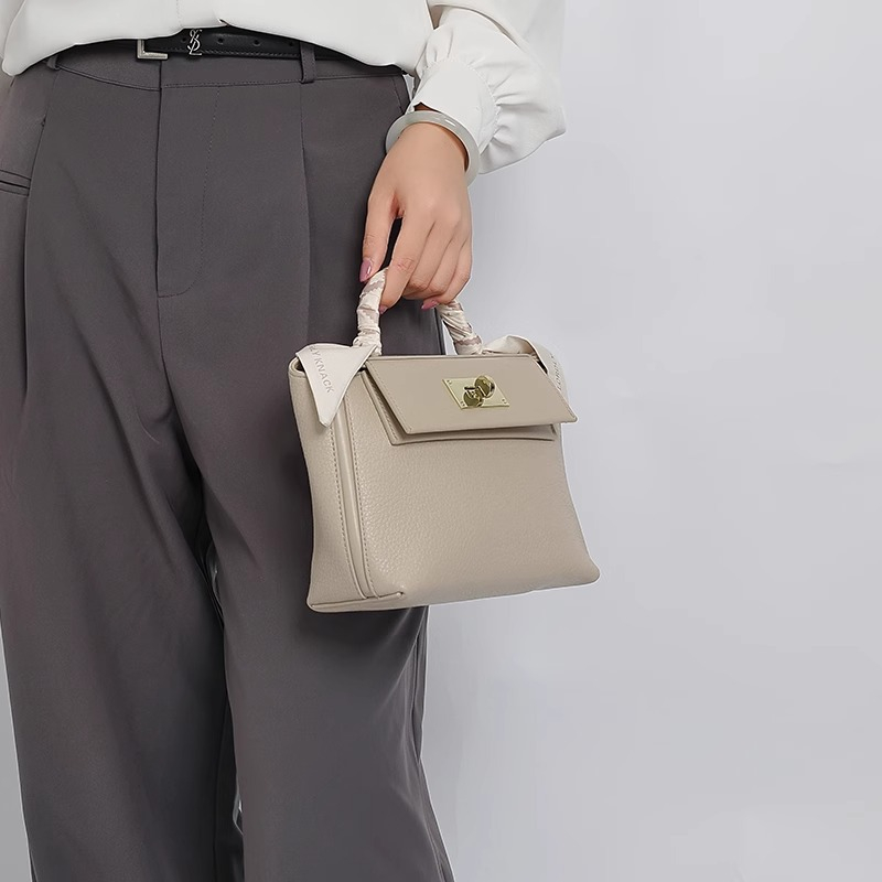 LORDLY KNACK designer bag light luxury genuine leather scarf casual flap bag high-quality vintage tote bag for woman