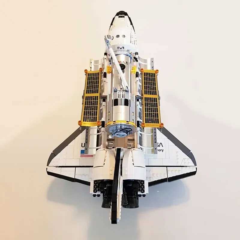 HOT TOY Space Shuttle Discovery Model Building Blocks Bricks Toys Pace Shuttle Birthday Christmas Gift Compatible 10283 L250821