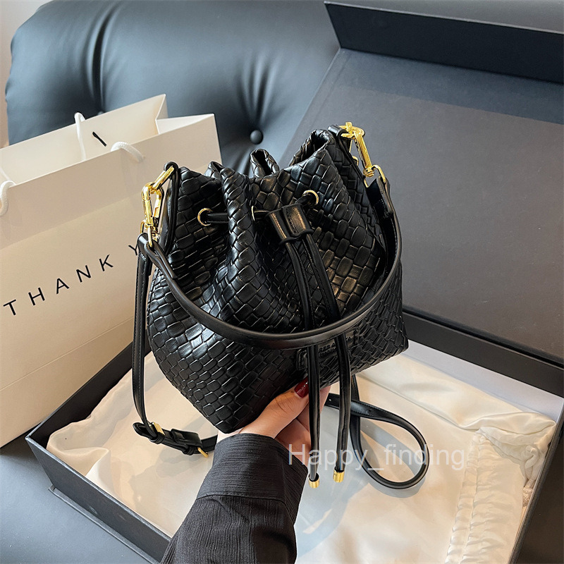 Handheld Large Capacity Bag for Women Trendy Autumn New Fashion Crossbody Bag Korean Style Drawstring Stylish Bucket Bag