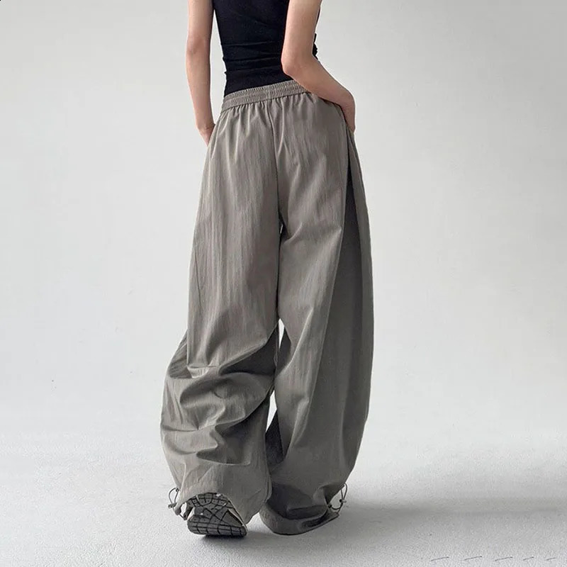 Woman Y2K Parachute Gray Pants Harajuku Streetwear Letter Embroidery Wide Leg Trousers Oversize Pockets Baggy Cargo Sweatpants Z260314