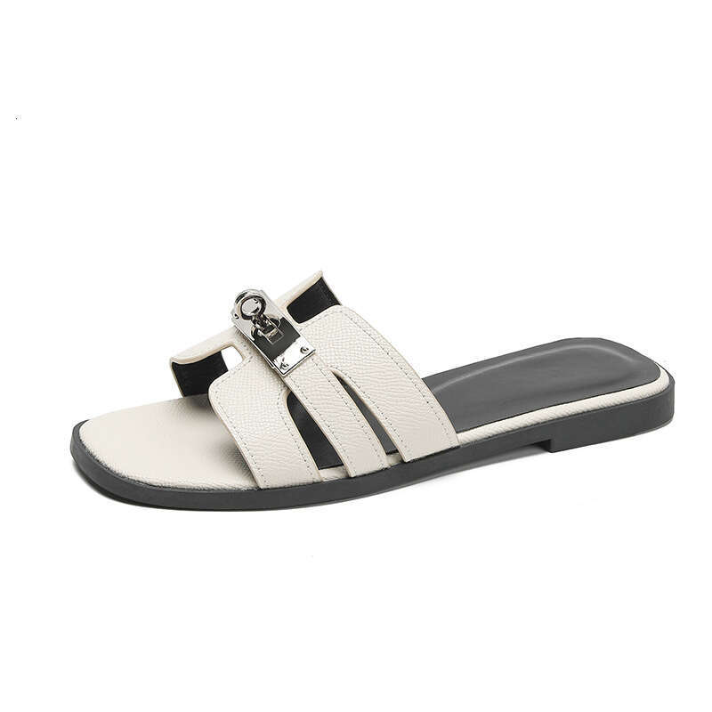 Silver Small Lock Buckle Flat for Women Summer 2025 New Style One-Strap Slippers Vacation Fashion Outdoor French Sandals