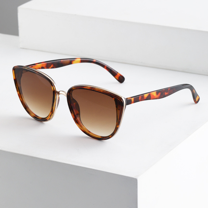 Designer Sunglasses For Women Men Cat Eye Sunglasses Fashion Classic Sunglasses Luxury Polarized Goggle Pilot PC Frame Oversized UV400 Eyewear S8801