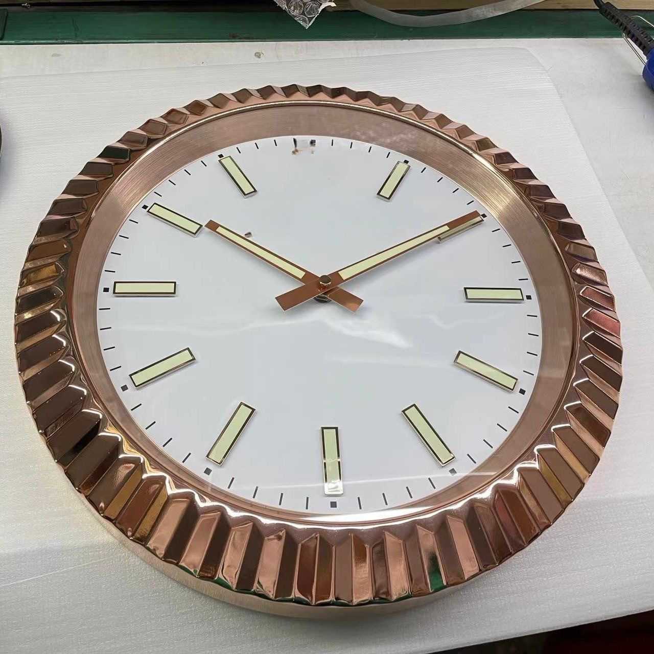 Wall Clock Special 14inch Metal Watch Wall Clock Diary Series S25821