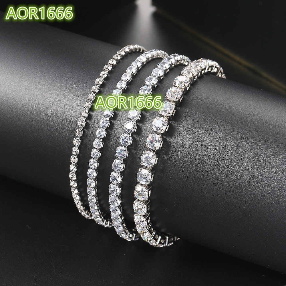 Ladies fashion bracelet; high quality 18K gold jewelry; 4mm moissanite tennis bracelet.