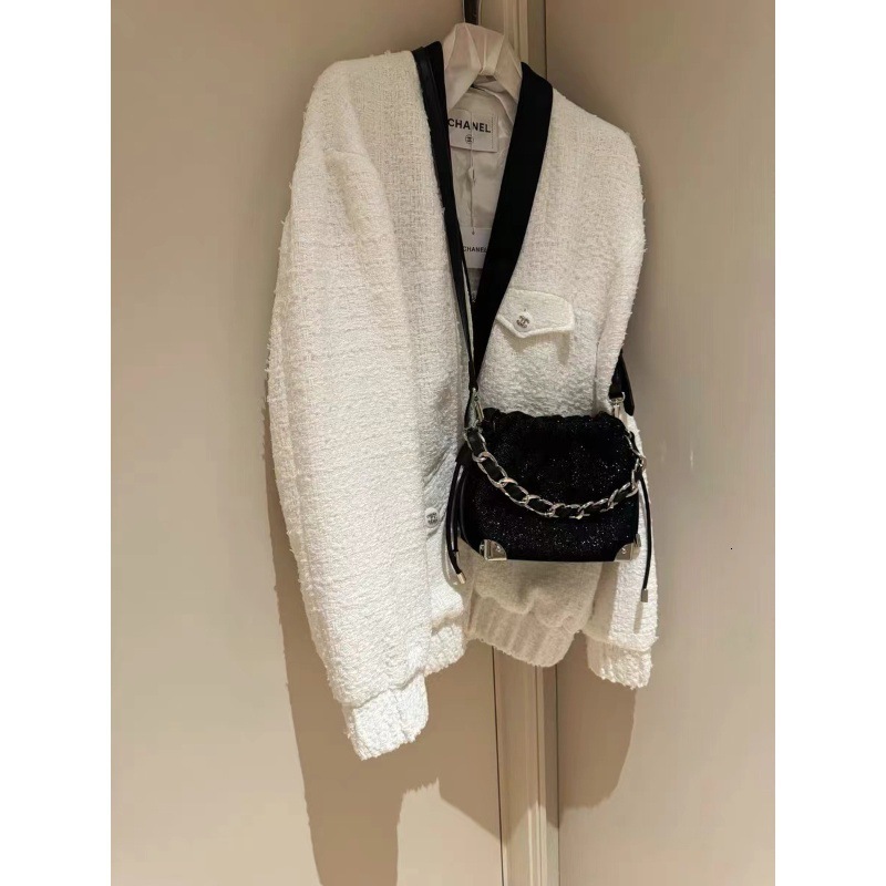 2025 New Sparkling Luxury Bag Free Delivery To Your Door Galaxy Small Bucket Designer Bag Bag For Women, Autumn And Winter Commuting Simple Shoulder B