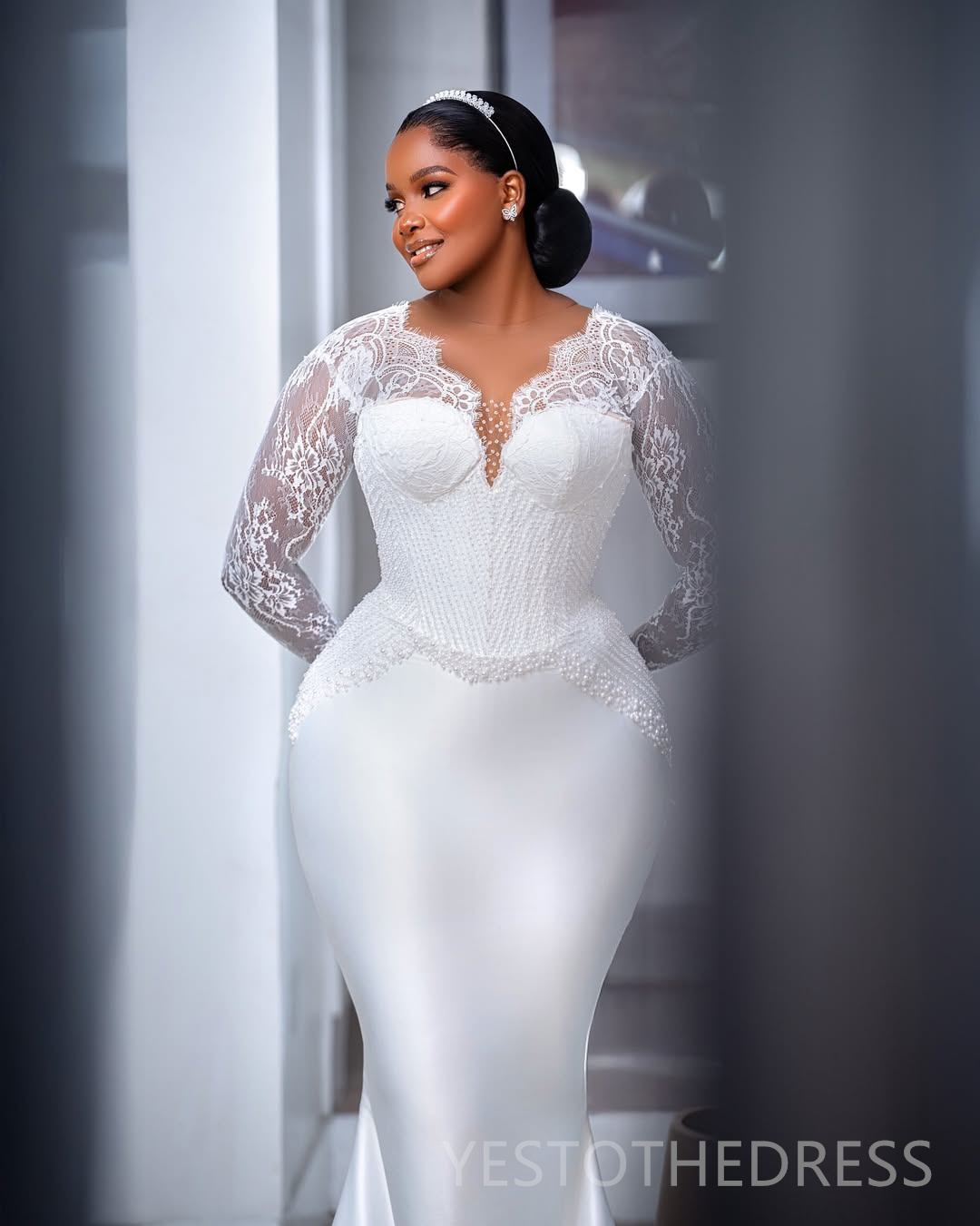 Plus Size Off White Aso Ebi African Wedding Dress Bridal Gown For Bride Mermaid Wedding Gowns Sheer Neck Long Sleeves Beaded Lace Rhinestones Bridal D