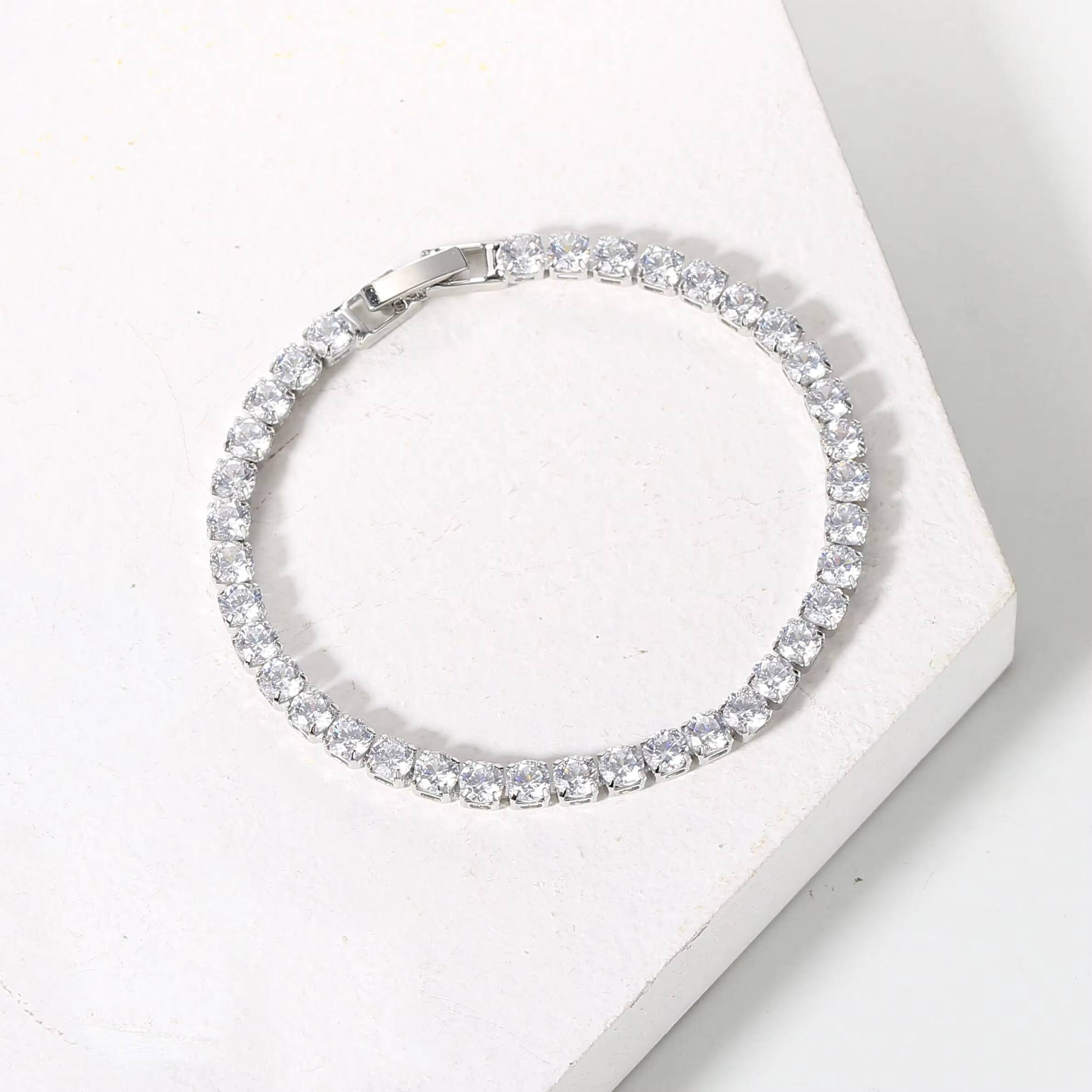 Ladies fashion bracelet; high quality 18K gold jewelry; 4mm moissanite tennis bracelet.