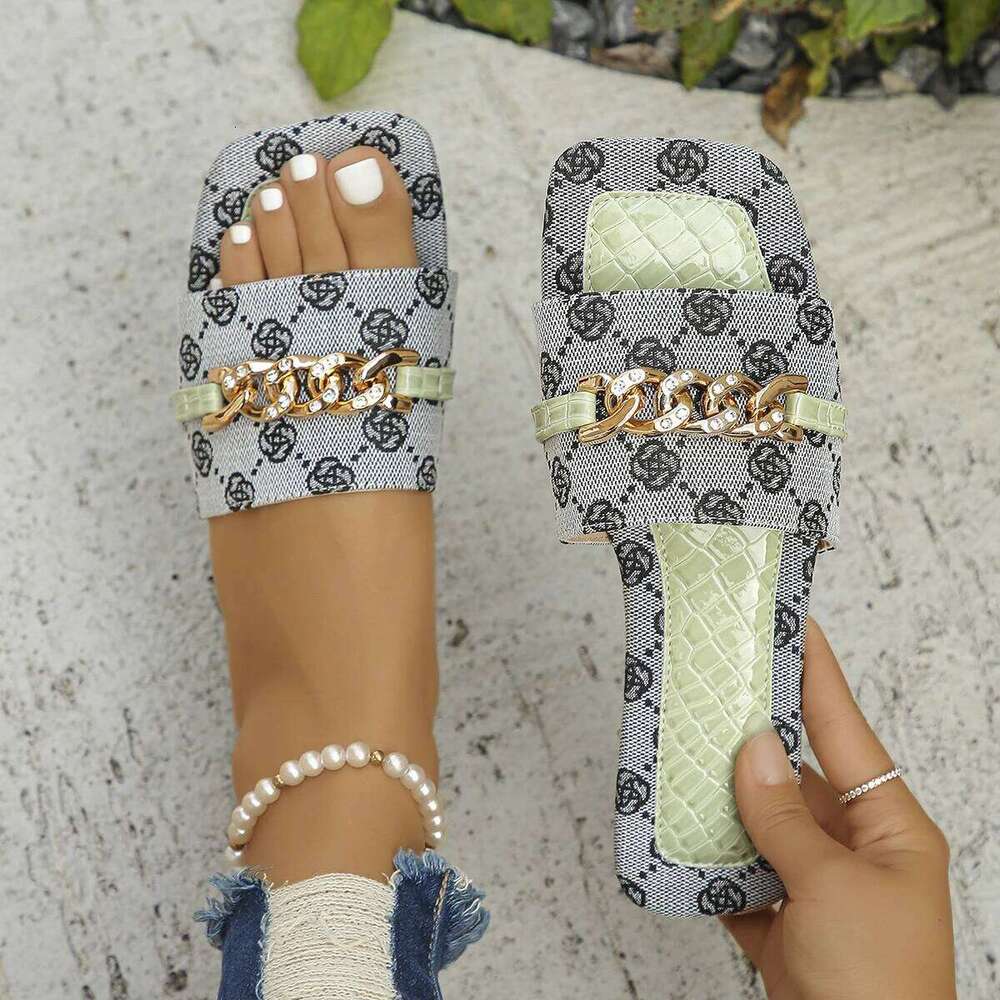 Fashion Flat Slippers Outdoor Beach Trend Brand Sandals Casual Designer Shoes for Woman Slides Women