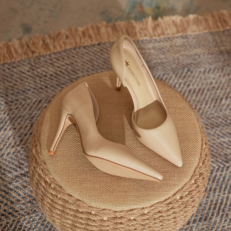 Stylish Nude Patent Leather Pointed Toe High Heels 2025 fashion Shoes Pink Color