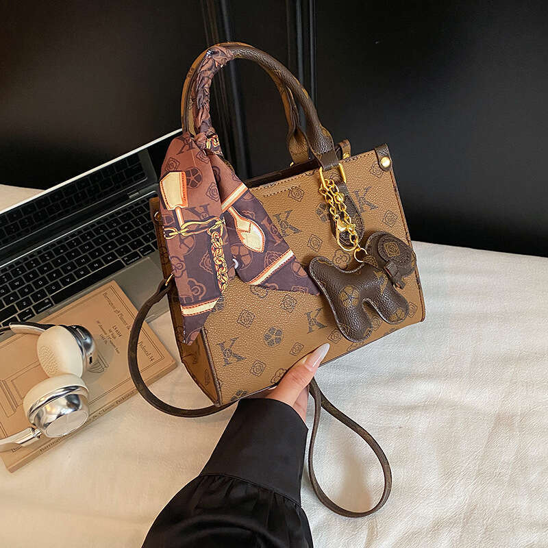 Designer Bag Luxury Bag Shoulder Bag Crossbody Tote Bag Crossbody Bags Handbags Ladies Casual Flap Fashion Chain Crossbody Bags with Dog Pendant Ribbo